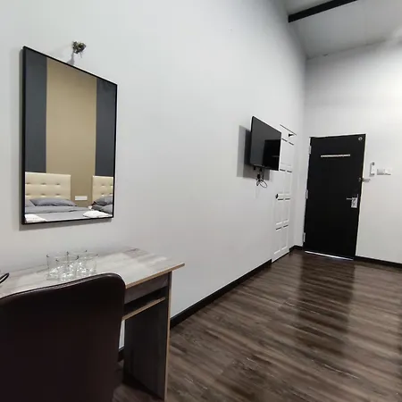 Private Room With Ensuite Bathroom In Bukit Bakri Exterior photo