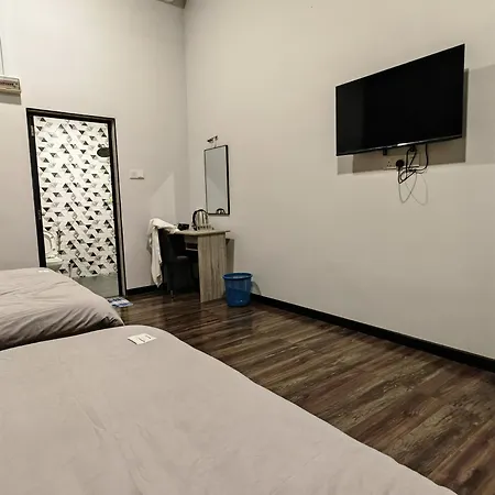 Private Room With Ensuite Bathroom In Bukit Bakri Exterior photo