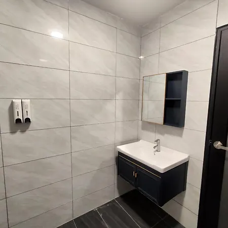 Private Room With Ensuite Bathroom In Bukit Bakri Exterior photo
