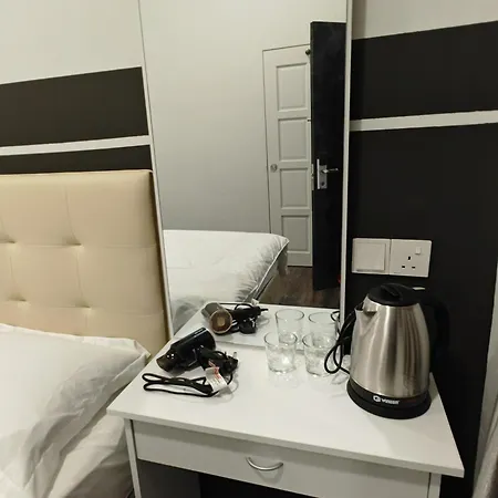 Private Room With Ensuite Bathroom In Bukit Bakri Exterior photo