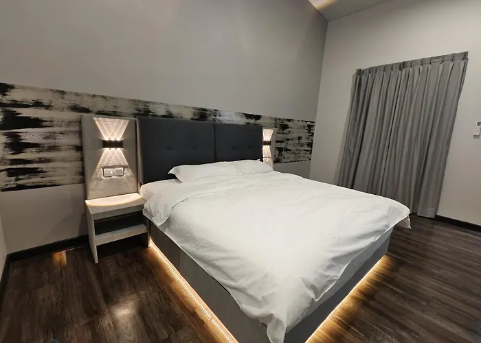 Private Room With Ensuite Bathroom In Bukit Bakri