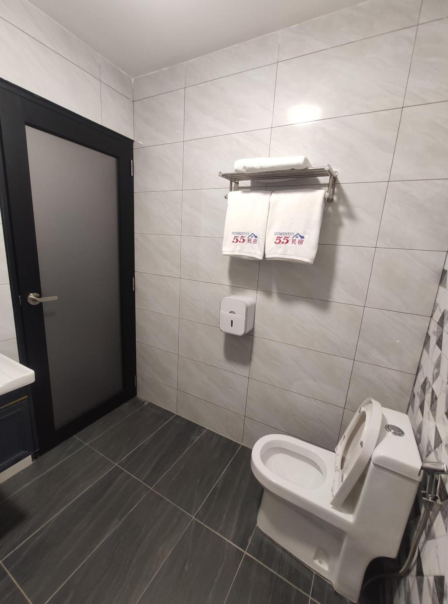 Private With Ensuite Bathroom In Bukit Homestay Bakri