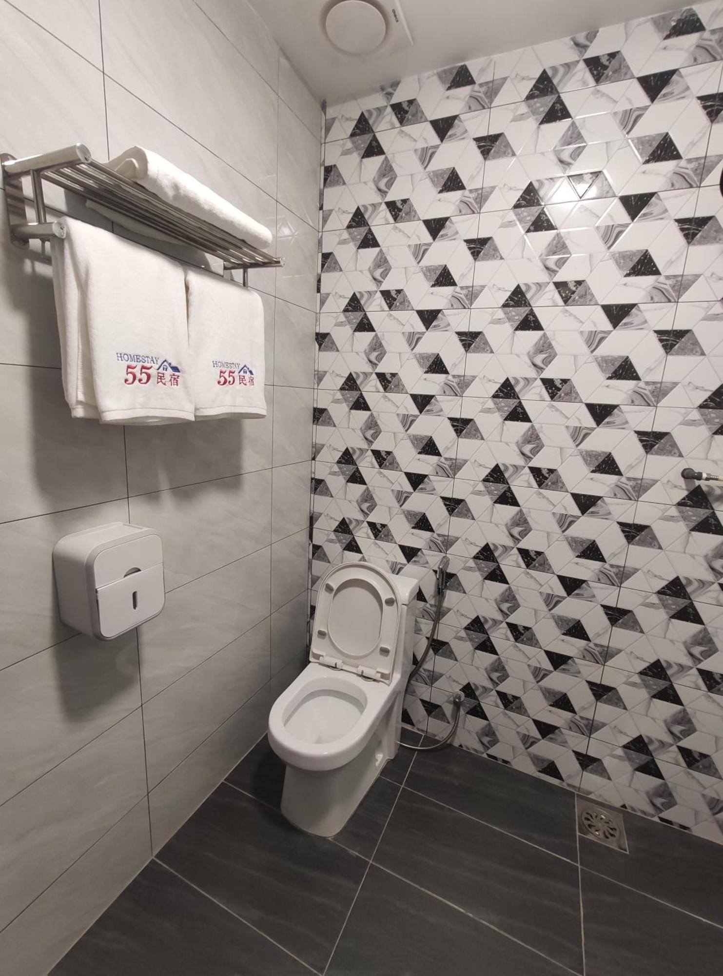 Private With Ensuite Bathroom In Bukit
