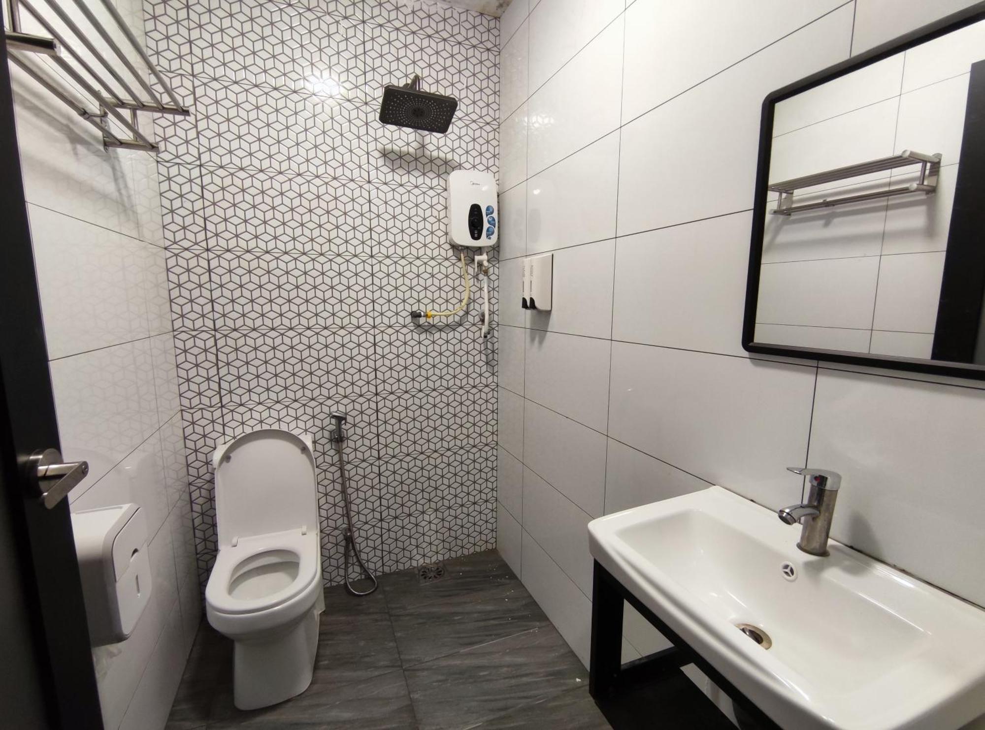 Homestay Private With Ensuite Bathroom In Bukit Bakri