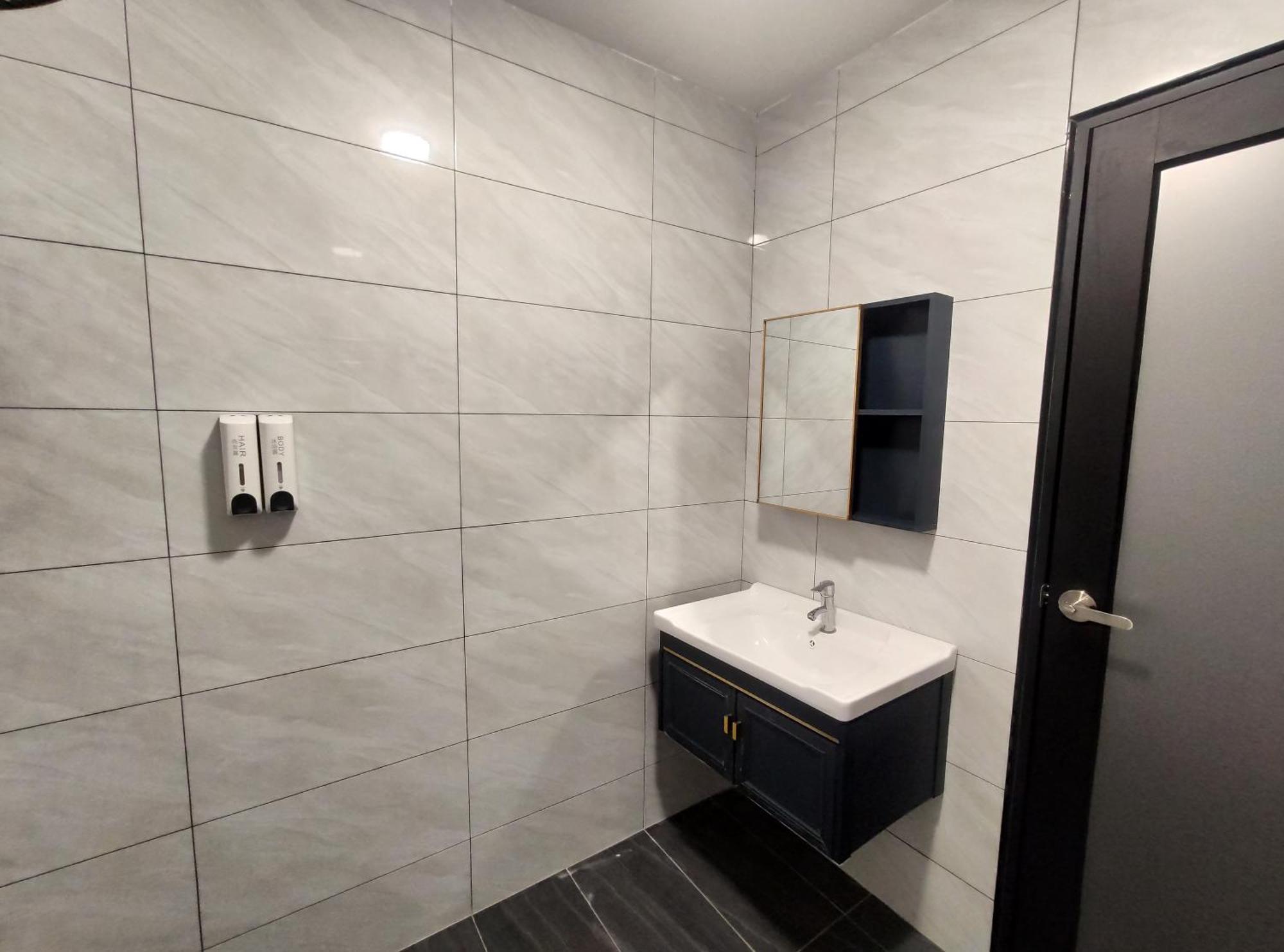 Private With Ensuite Bathroom In Bukit Homestay Bakri