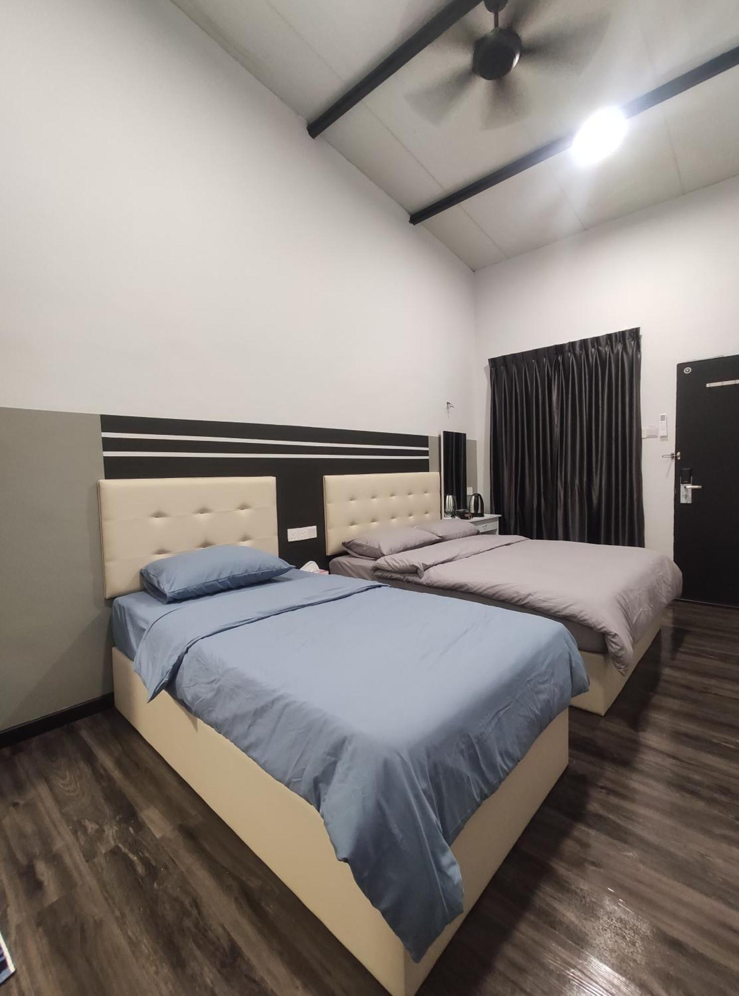 Private With Ensuite Bathroom In Bukit Homestay