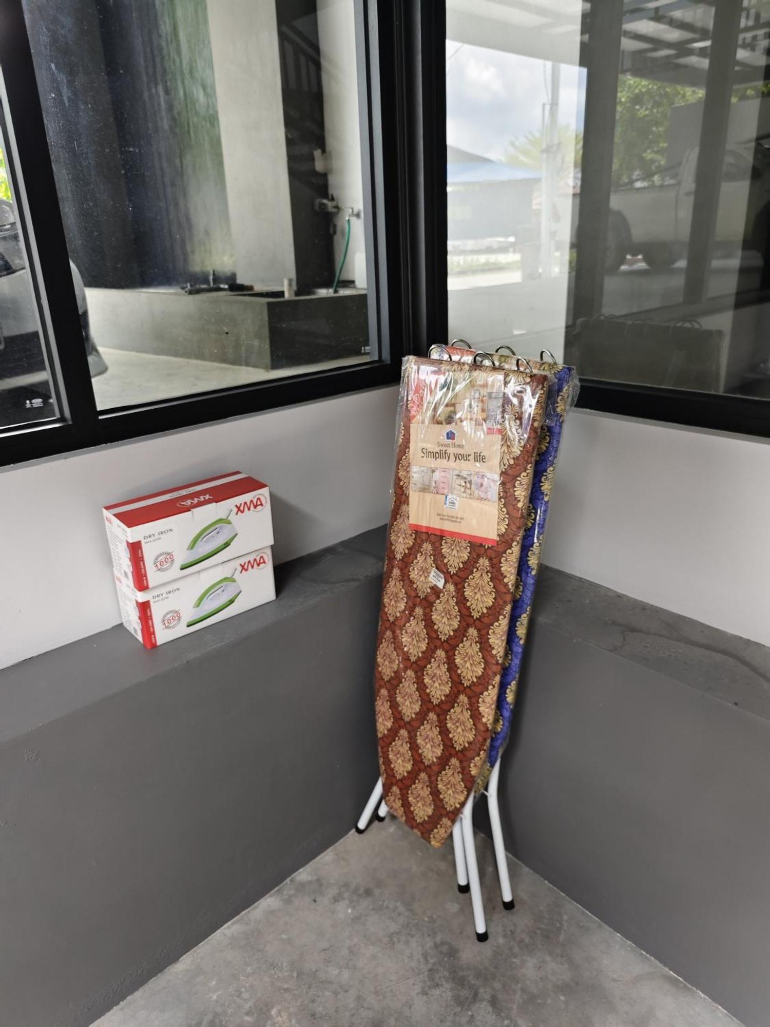 Private With Ensuite Bathroom In Bukit *
